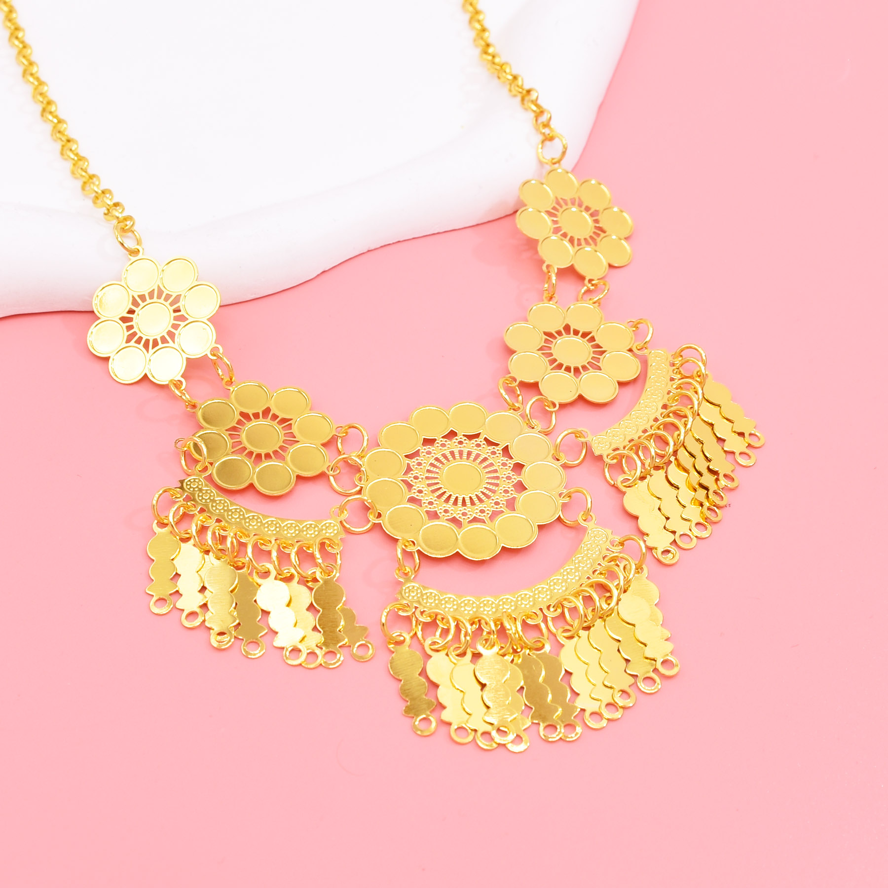 Hollow Carving Flower Pendants - Ethnic Fashion Dubai recension och pris